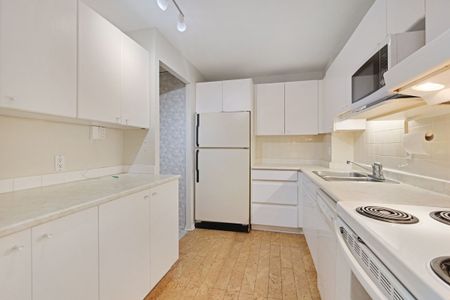 For Lease - 1599 Lassiter Terrace Unit# 413, Beacon Hill North - South and Area, Ontario - Photo 4