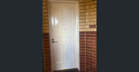 FRESHLY PAINTED - HUGE L SHAPE BALCONY - Photo 4