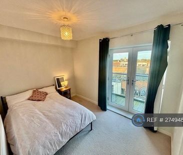 1 bedroom in a flat share to rent - Photo 4