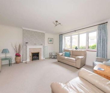 Bowyer Crescent, Wokingham, RG40 - Photo 3