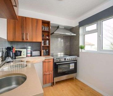 Shaw Drive, Walton-on-thames, KT12 - Photo 5