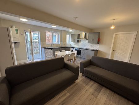 Third Avenue, Heworth - P2013 - Photo 2