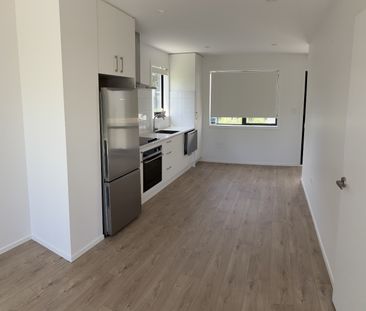 Modern, Sunny, Private and Fully Fenced Townhouse - Photo 5