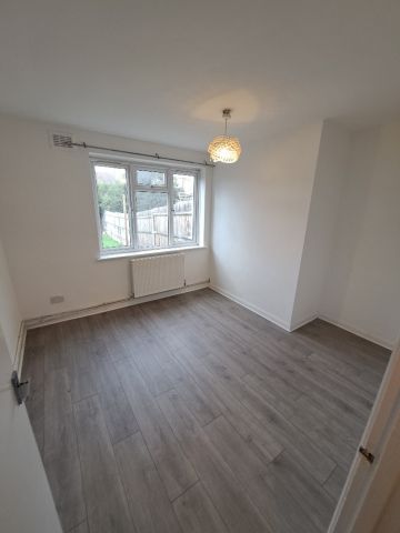 3 Bed Flat, High View Road, SE19 - Photo 5