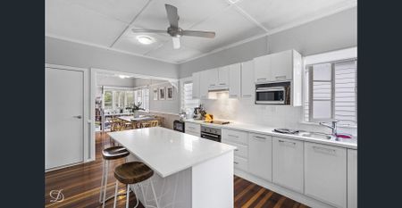 Charming 3-Bedroom Home in Keperra for Rent - Photo 2