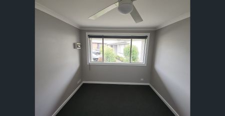 CLOSE TO SHOPS AND PUBLIC TRANSPORT - Photo 5