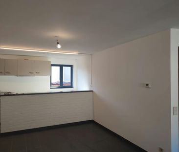 Appartement te huur - foto 2