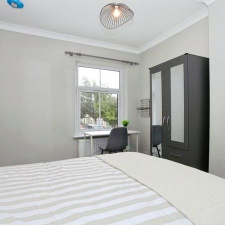 1 bedroom in a house share to rent - Photo 3