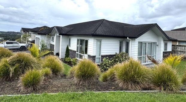 Sunny Single Level Home in Millwater - Photo 1