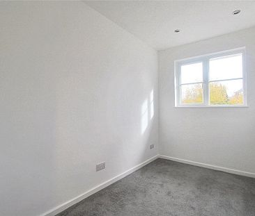 2 bedroom maisonette to rent - Photo 2