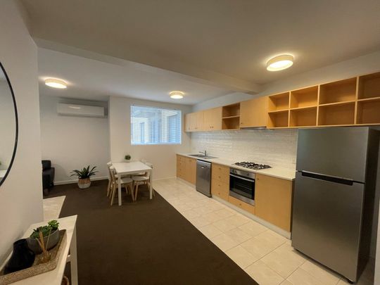 8/202 The Avenue, Parkville VIC 3052 - Photo 1