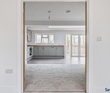 3 bedroom semi-detached house to rent - Photo 6