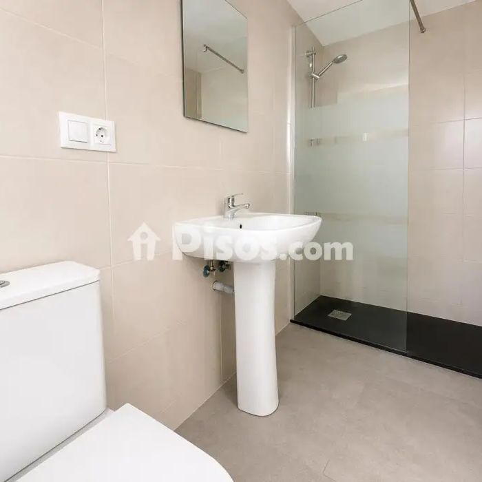 Apartamento en alquiler en Calle de Joaquín Jorge Alarcón, cerca de Calle de Otero y Delage - Photo 2