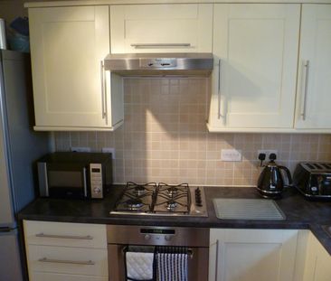 2 bedroom Flat To Let - Photo 6