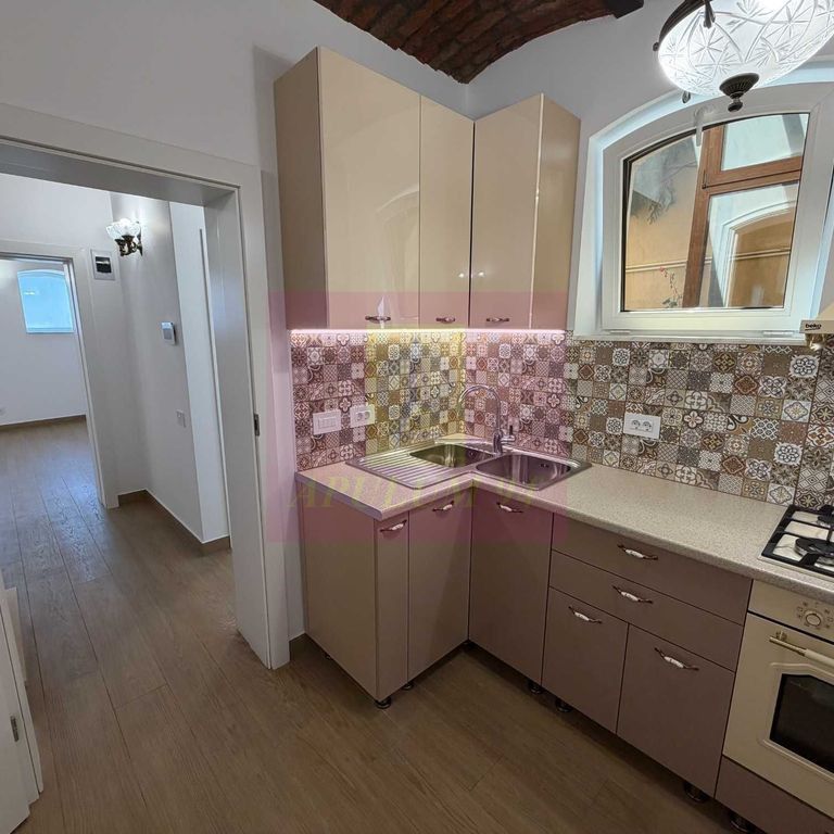 Casă de închiriat lângă Piața Victoriei | 5 camere, 120 mp - Photo 1