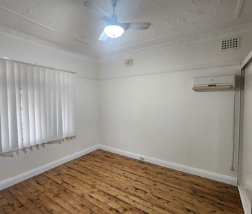 View Wednesday at 4.30pm - 4.5pm - Photo 3