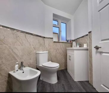 House share to rent - Photo 2