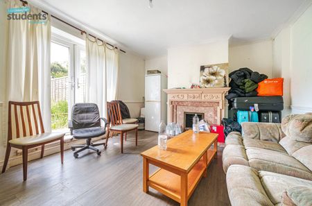 4 bedroom detached house to rent - Photo 2