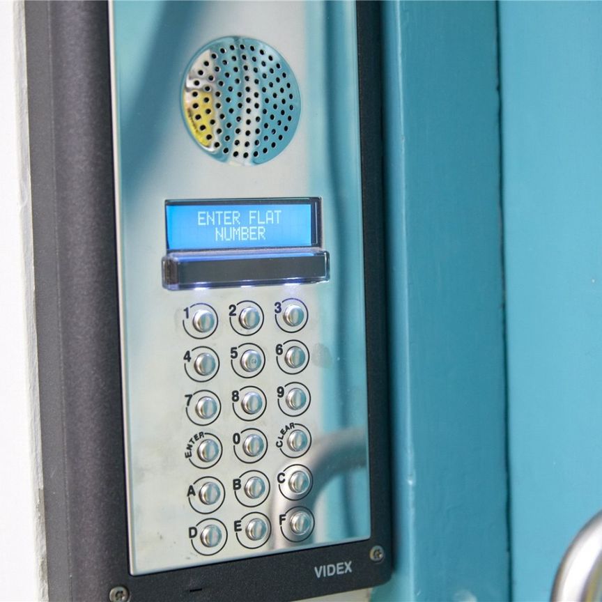 Queens Road, - Photo 1