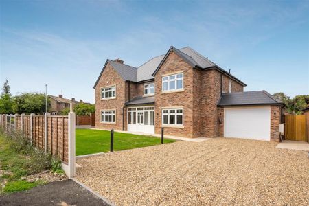 5 bedroom detached house to rent - Photo 3