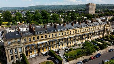 Suffolk Square, Cheltenham, GL50 - Photo 3