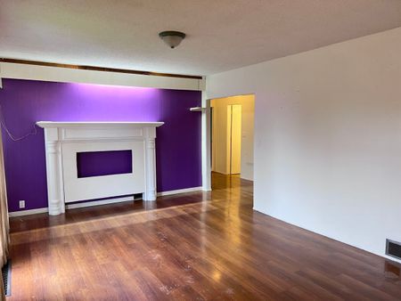 Great Pet Friendly Home in Surrey with Large Yard! - Photo 4