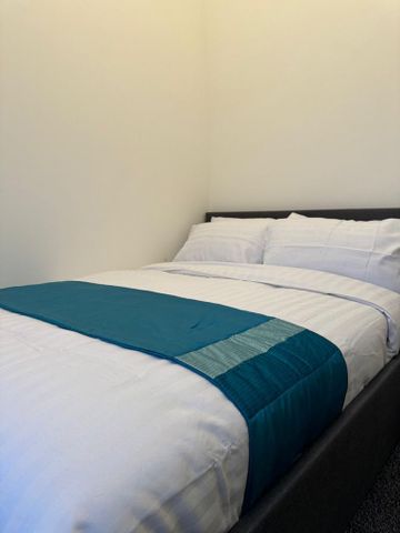 3 bedroom apartment to rent - Photo 3