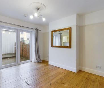 4 bedroom terraced house to rent - Photo 2