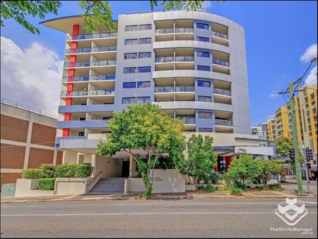 SPRING HILL SPACIOUS two BEDROOMs FURNISHED APARTMENT - Photo 5