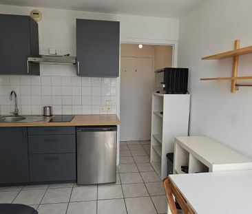 Location Appartement 1 pièce 13m² - Photo 3