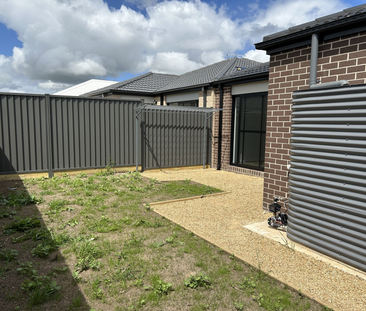 16 Luck Street, Sebastopol VIC, Belconnen - Photo 5