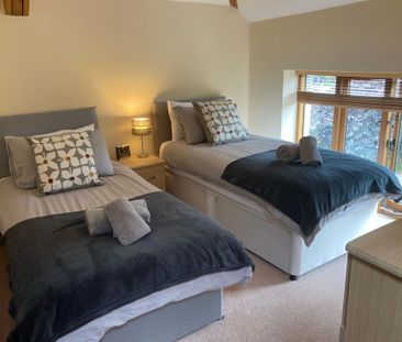 3 bedroom end of terrace house to rent - Photo 4