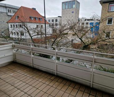 Wohnung mit Einbauküche direkt im Zentrum! - Photo 5