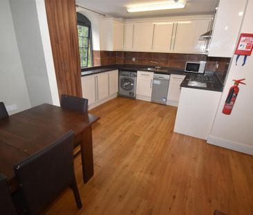 2 bedroom flat to rent - Photo 6