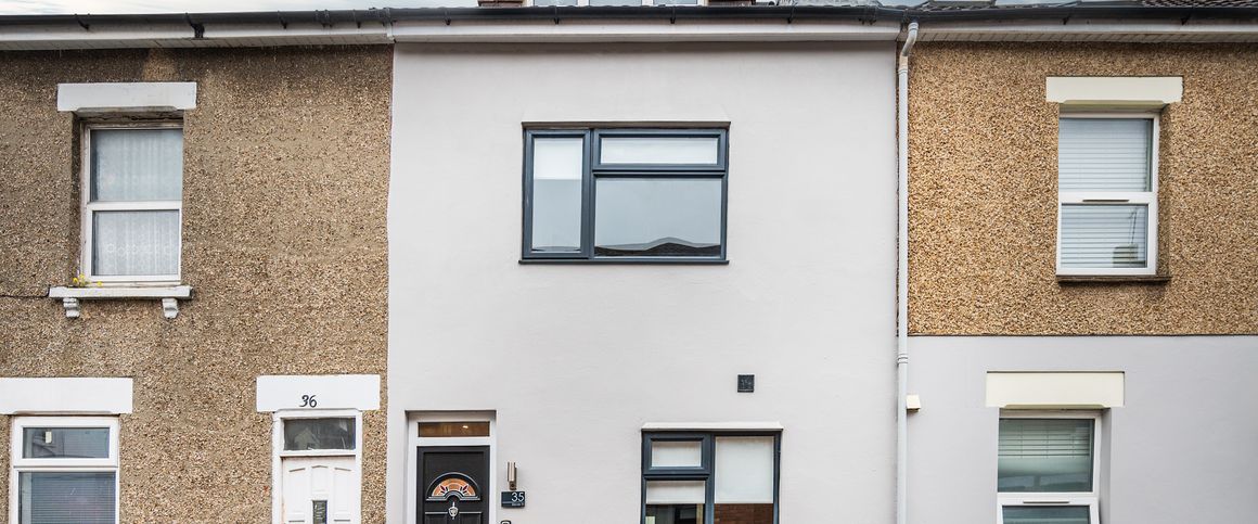 Beautiful 5 Bed, 3 Studio 2 ensuite room HMO - Photo 1