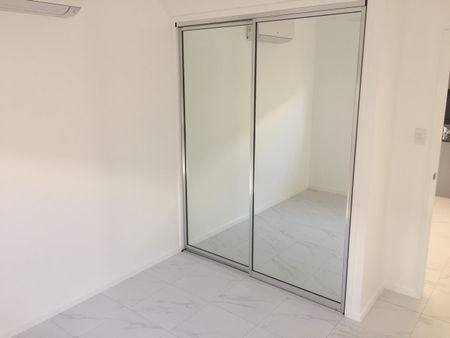 STUNNING 4 BEDROOM 2 BATHROOM HOME IN IDALIA - Photo 4