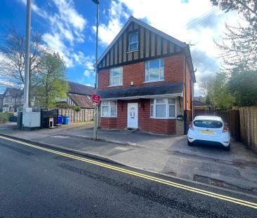 Kings Road, Fleet, Hampshire, GU51 - Photo 4