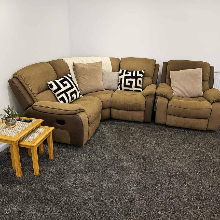 2 bedroom flat to rent - Photo 1