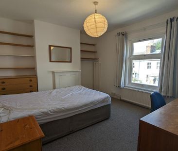 5 bedroom end of terrace house to rent - Photo 6