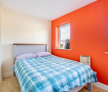 2 bedroom terraced house to rent - Photo 6