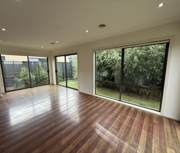 35 Tarlo Drive, Tarneit VIC, Belconnen - Photo 2