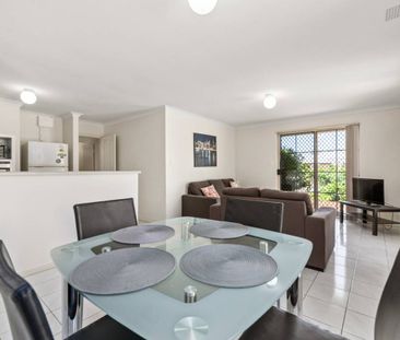 Lovely 4x2 Home In Good Location!! - Photo 2