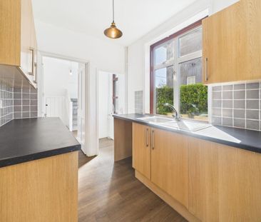 3 bedroom semi-detached house to rent - Photo 3