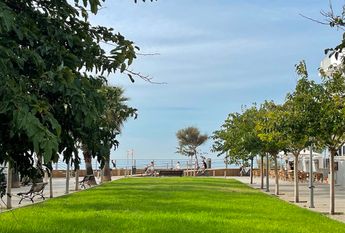 Apartamento primera planta sin amueblar, 3 dormitorios, parking, al lado del mar, El Molinar.