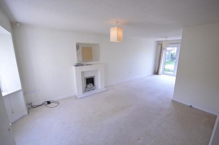 3 Bedroom Semi Detached To Let - Photo 2
