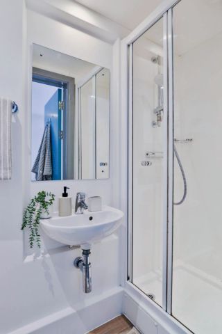 Basic Studio - Photo 5