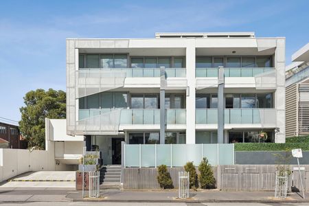 Stylish Apartment Living in Prime St Kilda Location - Photo 5