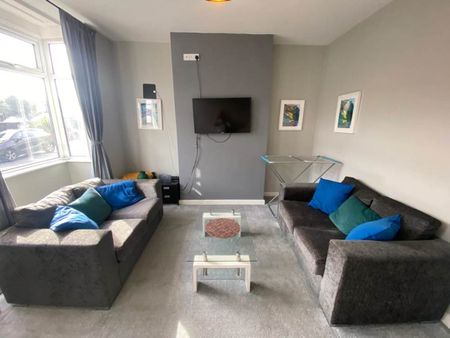 Vermont Street (Room 1), Bramley, Leeds - Photo 3