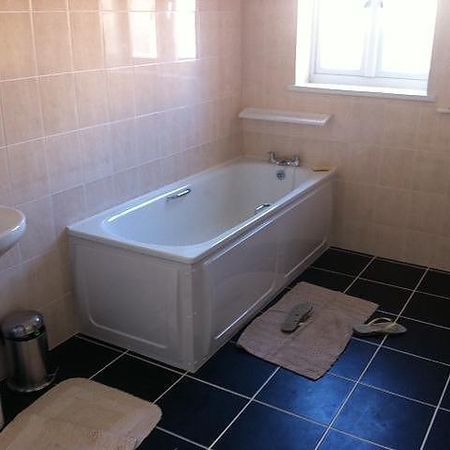 3 bedroom flat to rent - Photo 3