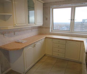 3 bedroom flat to rent - Photo 6